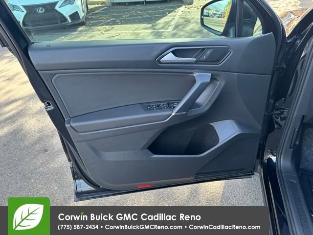 Used 2018 Volkswagen Tiguan SE image 10