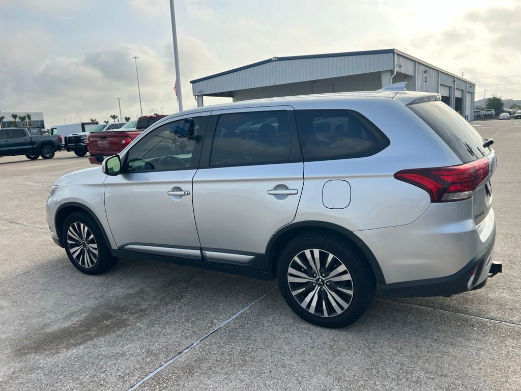 Used 2019 Mitsubishi Outlander SE FWD image 9