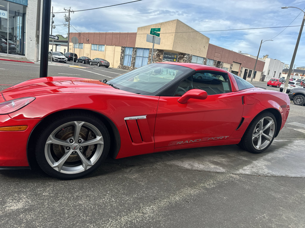 Used 2012 Chevrolet Corvette Grand Sport w/ 3LT Preferred Equipment Group RWD image 2