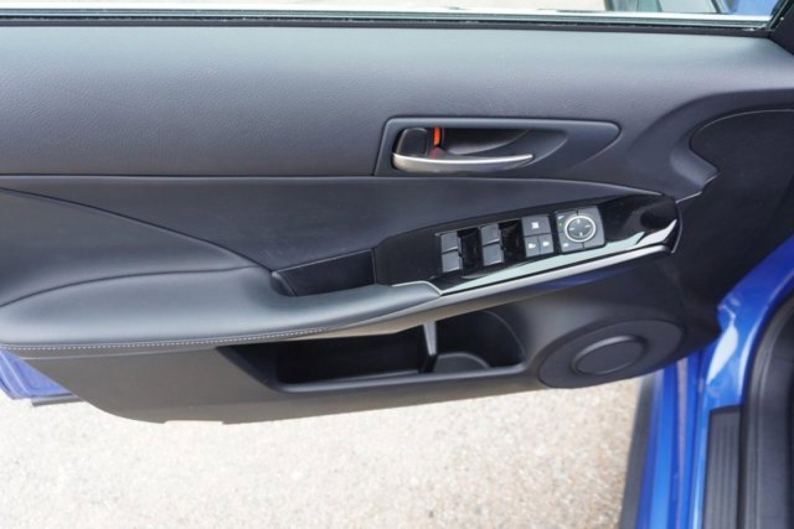 Used 2023 Lexus IS 300 w/ Comfort Package image 17