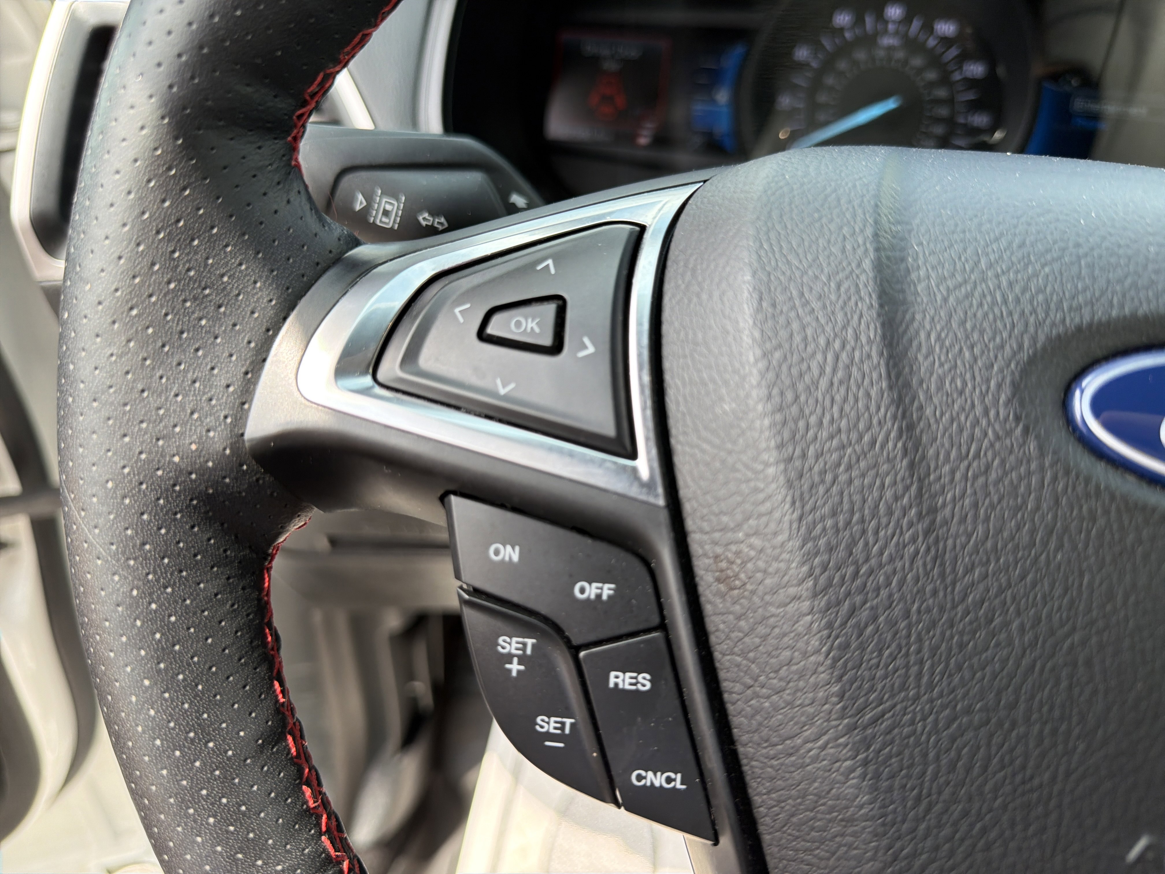 Used 2023 Ford Edge ST-Line AWD/4WD image 18