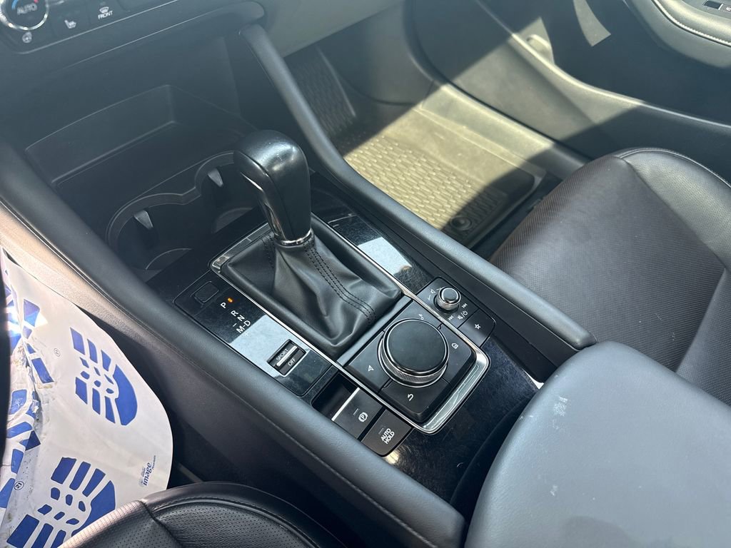 Used 2021 MAZDA MAZDA3 Hatchback w/Premium Plus Pkg image 13