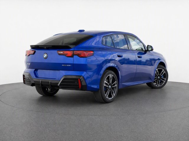 Used 2026 BMW X2 xDrive28i AWD/4WD image 3