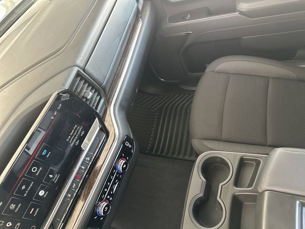 Used 2025 GMC Sierra 2500 SLE image 25