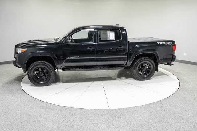 Used 2019 Toyota Tacoma TRD Sport AWD/4WD image 32