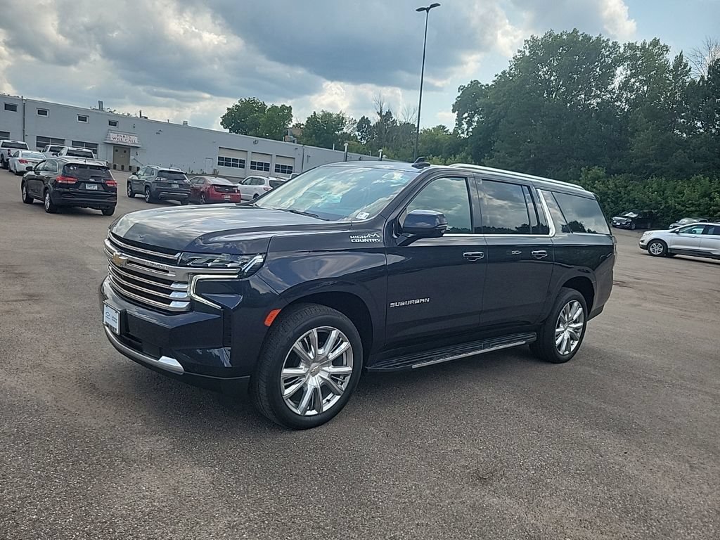 Used 2023 Chevrolet Suburban High Country AWD/4WD image 10