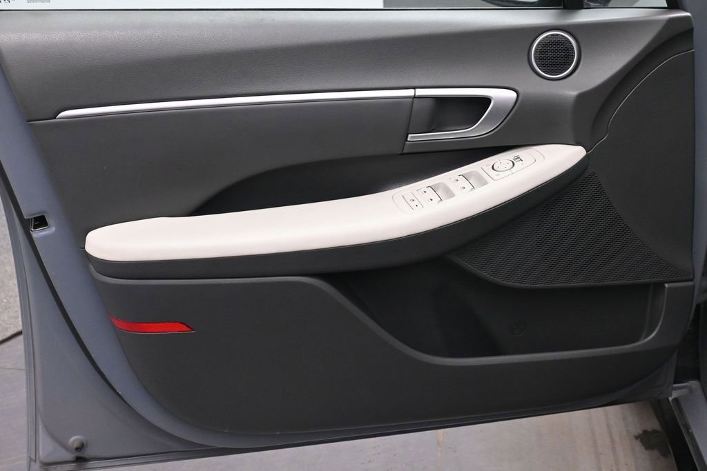 Used 2025 Hyundai Sonata SEL FWD image 13