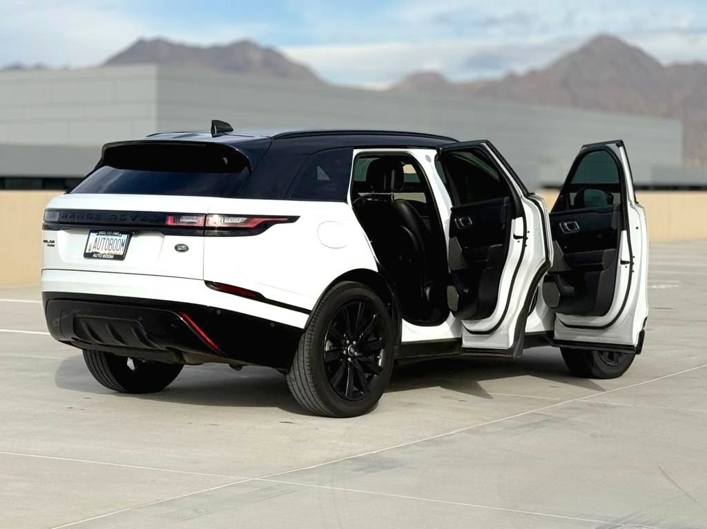 Used 2018 Land Rover Range Rover Velar R-Dynamic SE AWD/4WD image 14