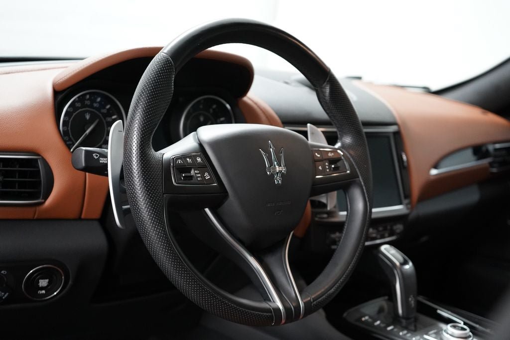 Used 2023 Maserati Levante GT AWD/4WD image 11