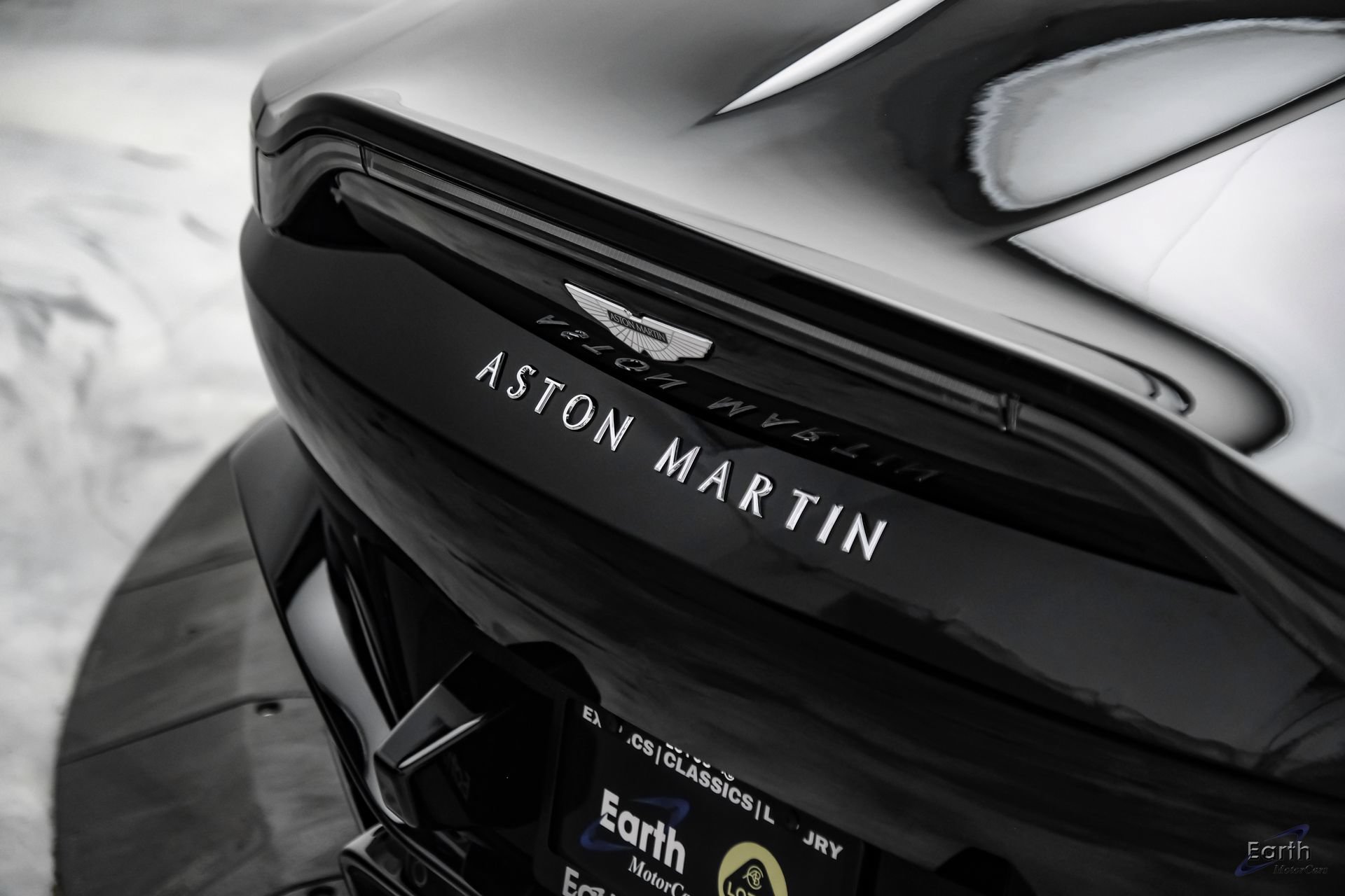 Used 2022 Aston Martin V8 Vantage Roadster RWD image 19