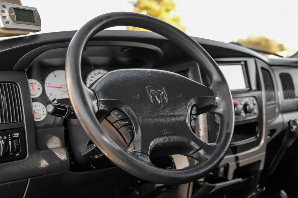 Used 2003 Dodge Ram 2500 Truck SLT image 14