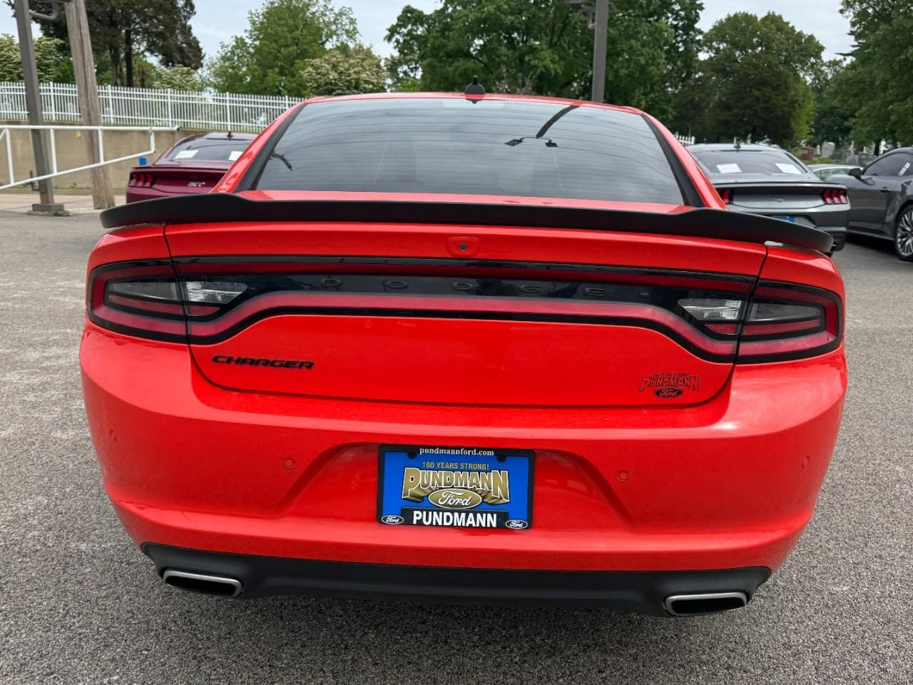 Used 2021 Dodge Charger SXT w/ Blacktop Package RWD image 4