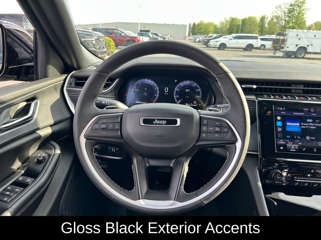 Used 2023 Jeep Grand Cherokee L Laredo AWD/4WD image 11