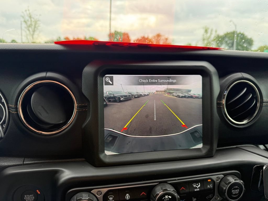 Used 2021 Jeep Gladiator Overland AWD/4WD image 17