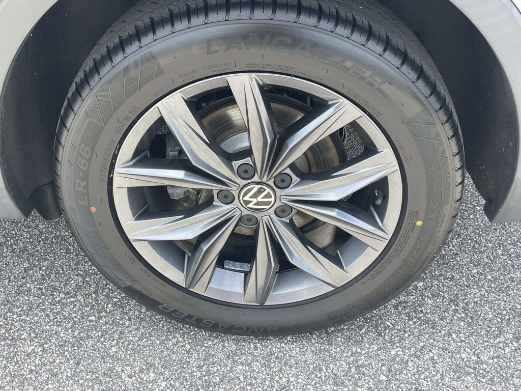 Used 2022 Volkswagen Tiguan SE FWD image 3