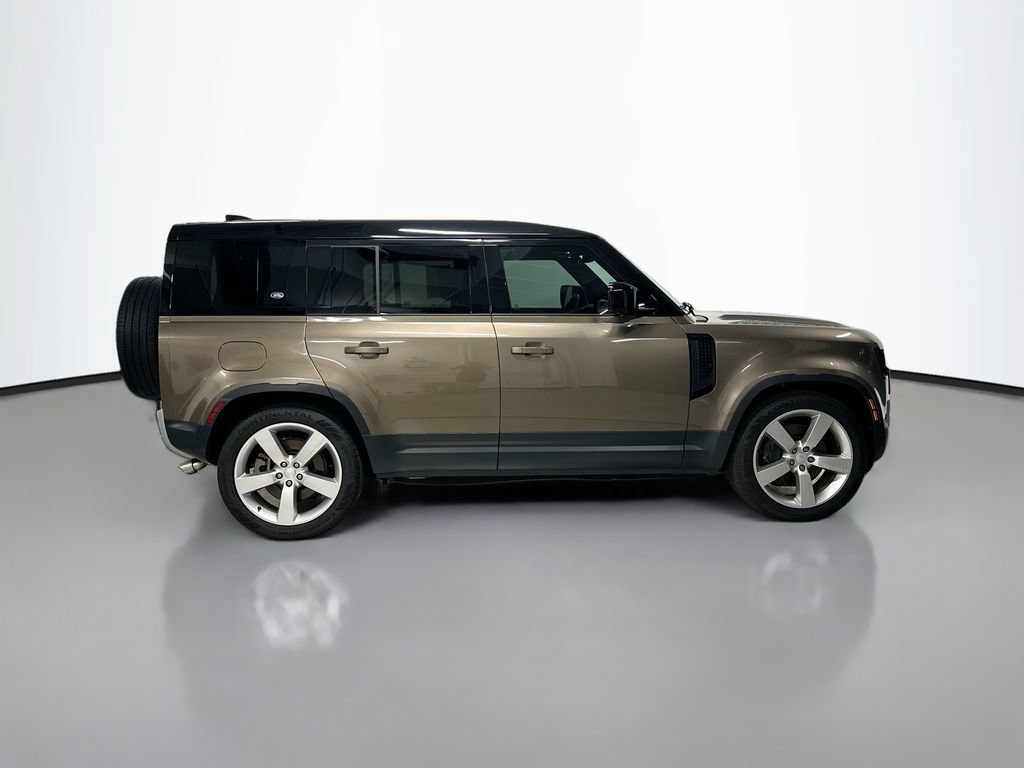 Used 2024 Land Rover Defender 110 SE AWD/4WD image 8