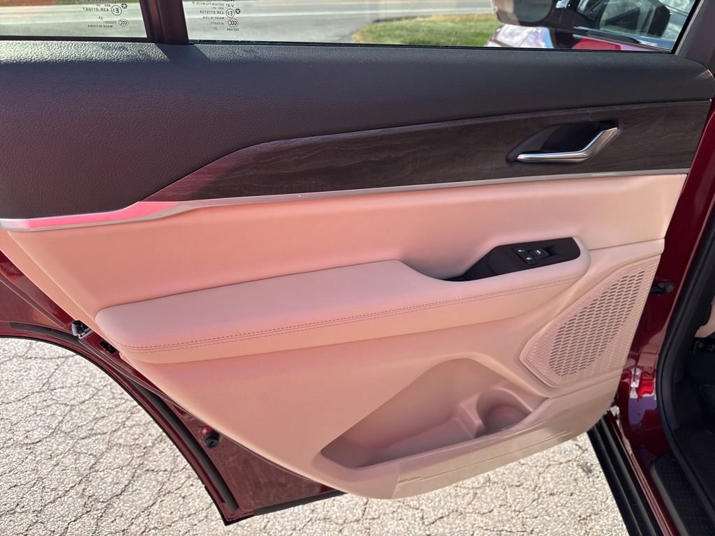 New 2025 Jeep Grand Cherokee L Limited image 17