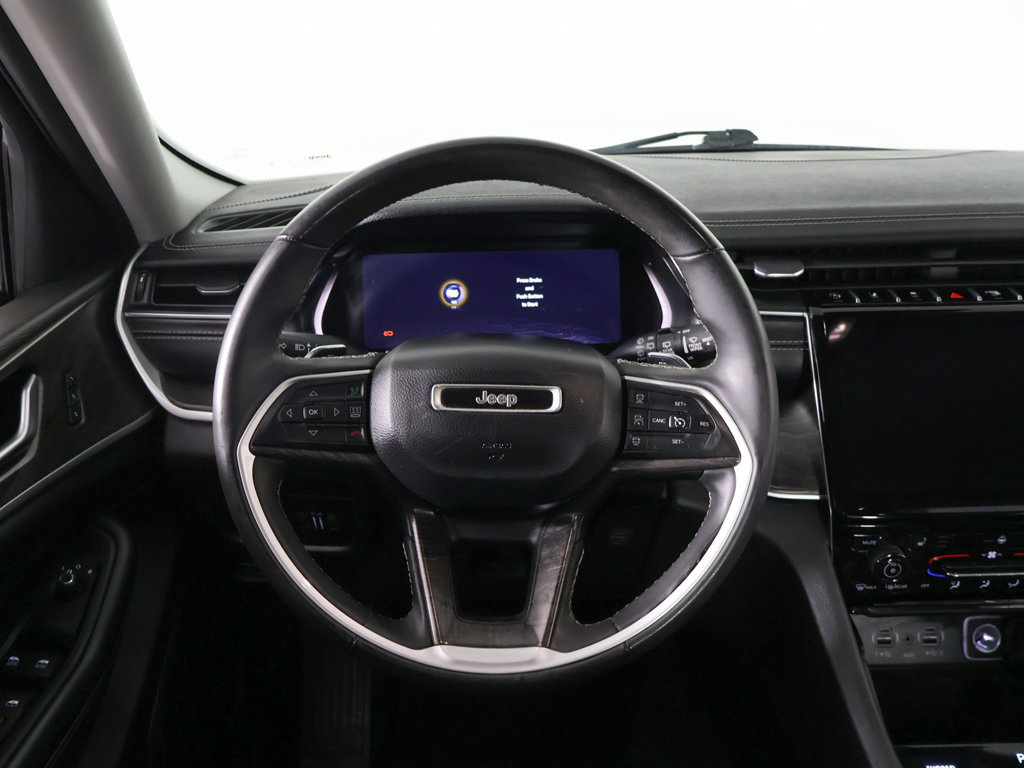 Used 2023 Jeep Grand Cherokee Limited w/ Black Appearance Package AWD/4WD image 42