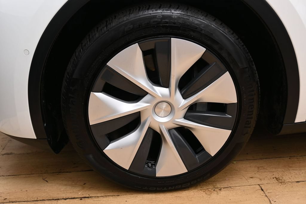Used 2021 Tesla Model Y Long Range AWD/4WD image 10