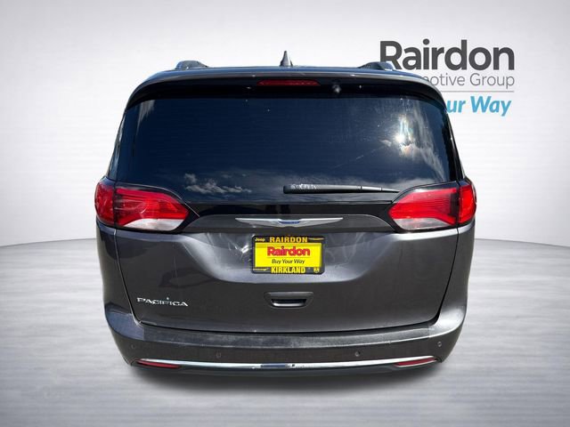 Used 2019 Chrysler Pacifica Touring-L FWD image 6