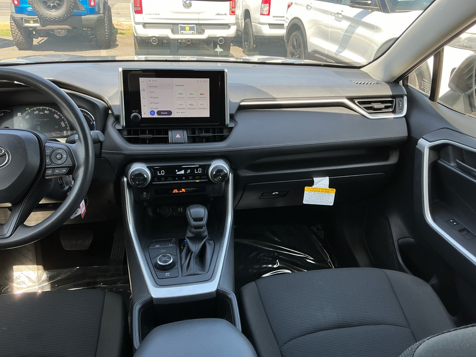 Used 2025 Toyota RAV4 LE AWD/4WD image 16