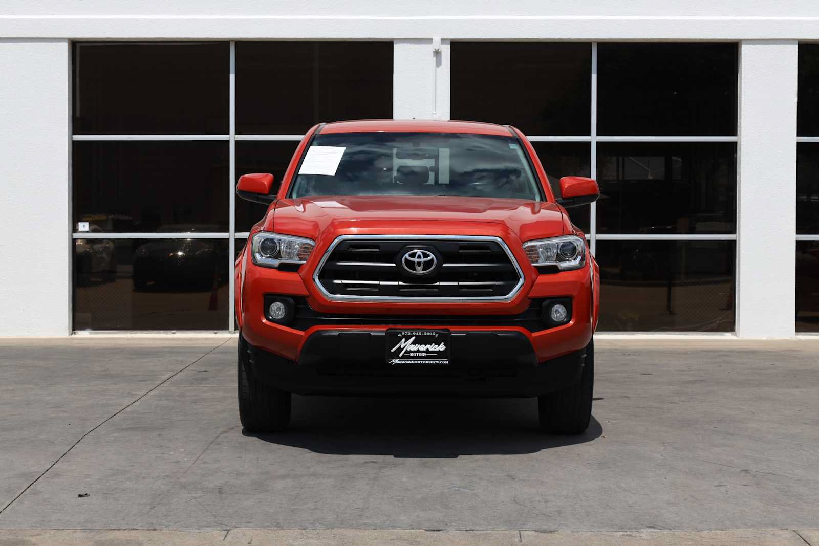 Used 2017 Toyota Tacoma SR5 RWD image 6