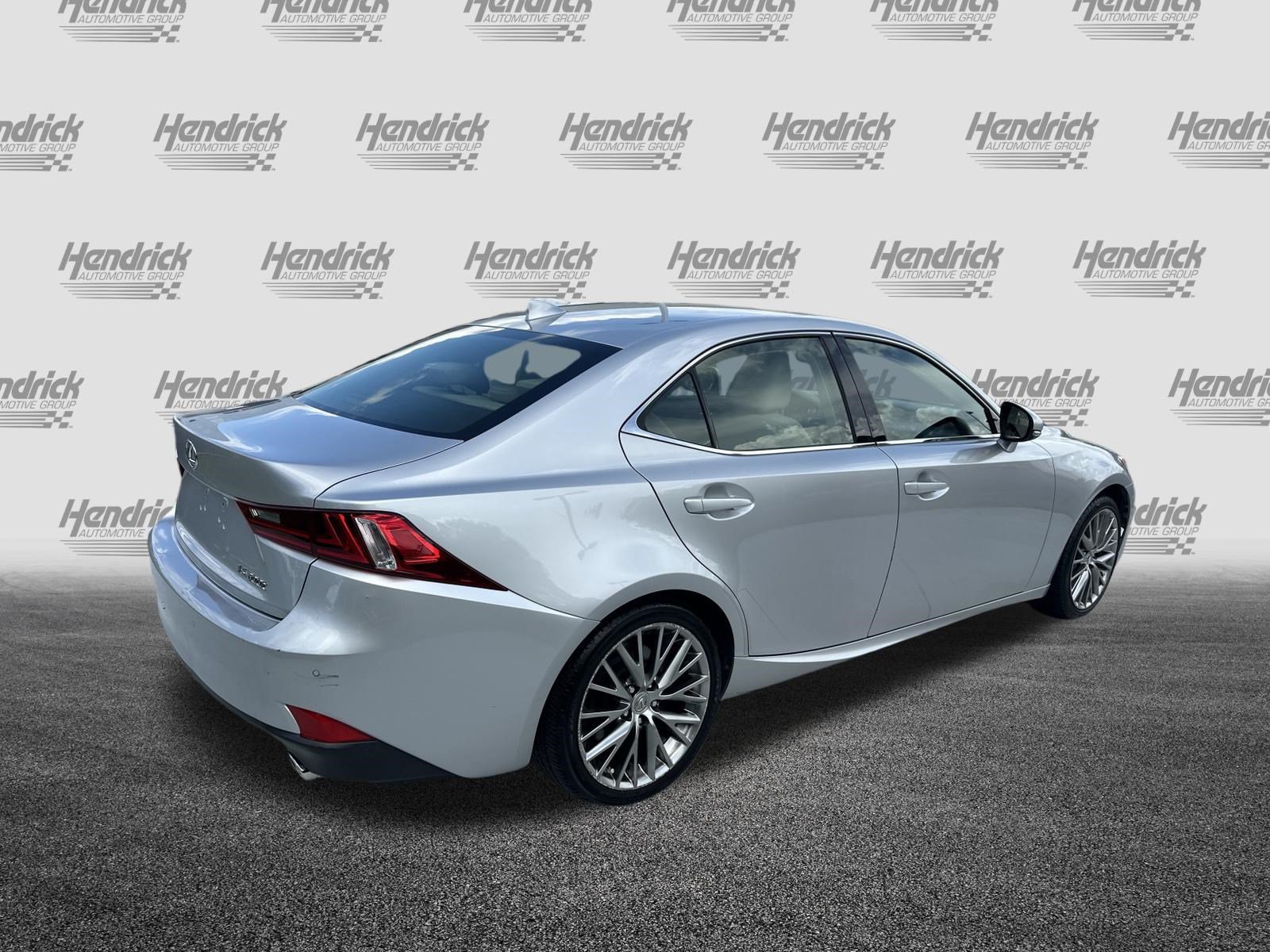 Used 2016 Lexus IS 200t w/ Premium Package RWD image 10