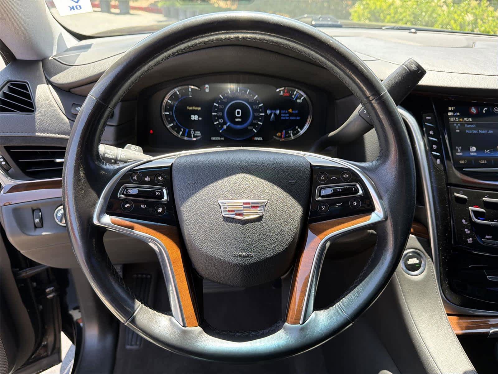 Used 2020 Cadillac Escalade ESV Luxury RWD image 16