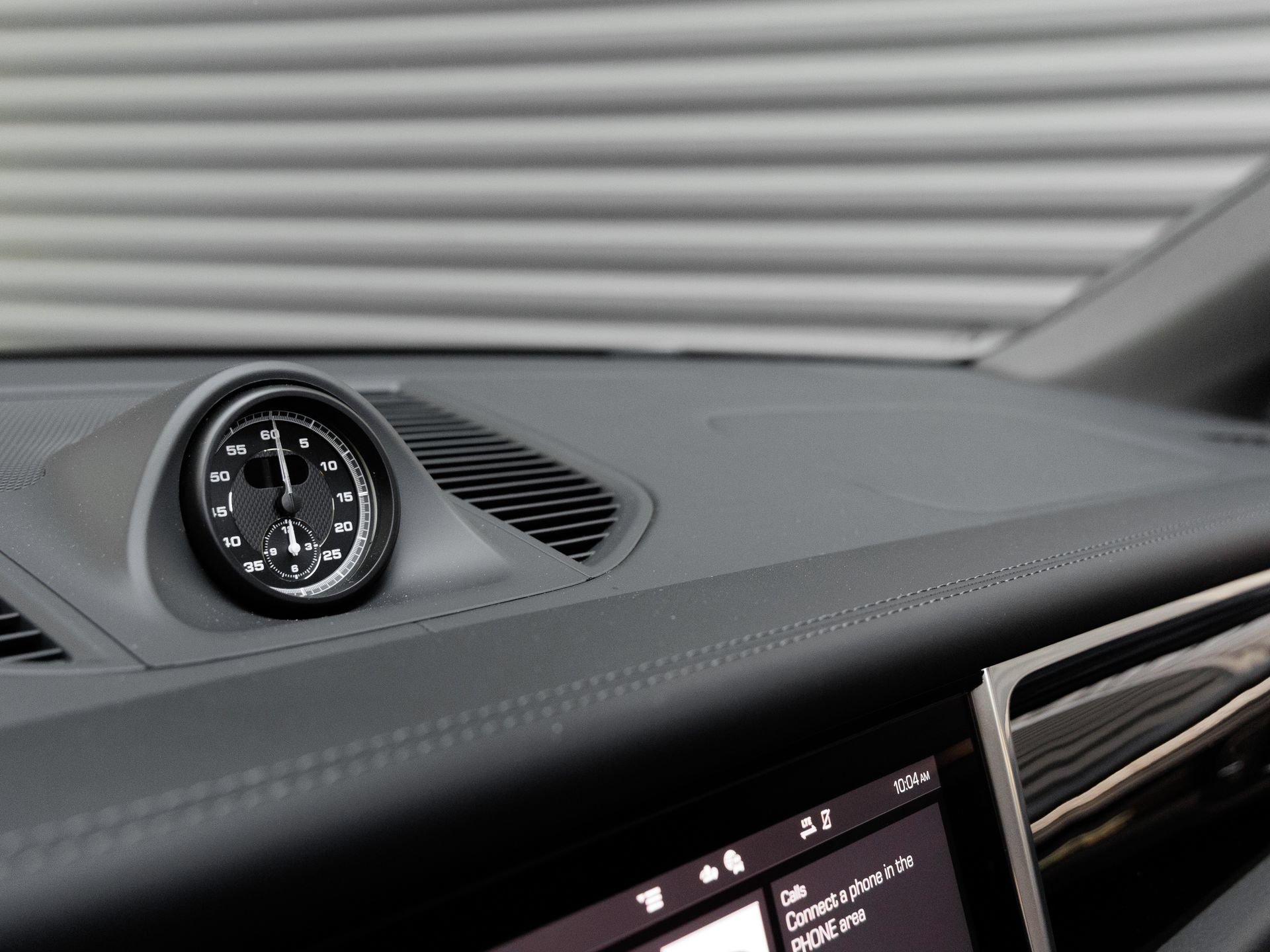 Certified 2026 Porsche Macan AWD/4WD image 19