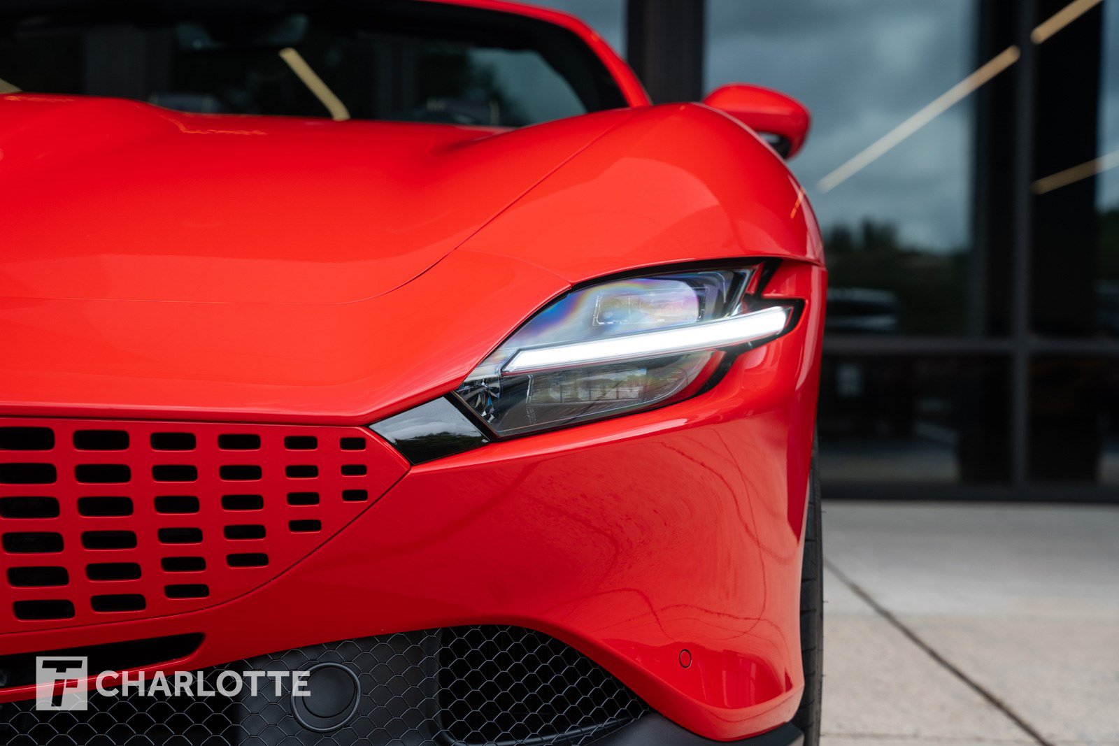 Used 2024 Ferrari Roma Spider RWD image 7