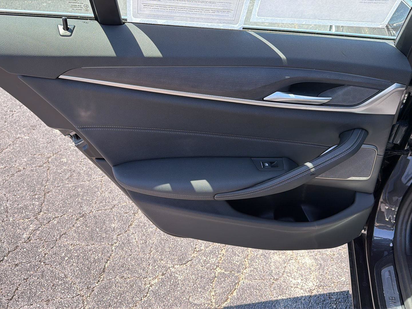 Used 2023 BMW 530e w/ Premium Package RWD image 17