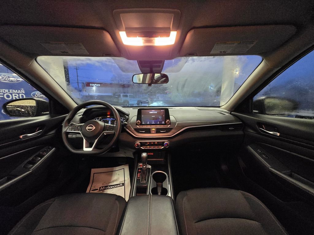 Used 2024 Nissan Altima 2.5 SV image 24