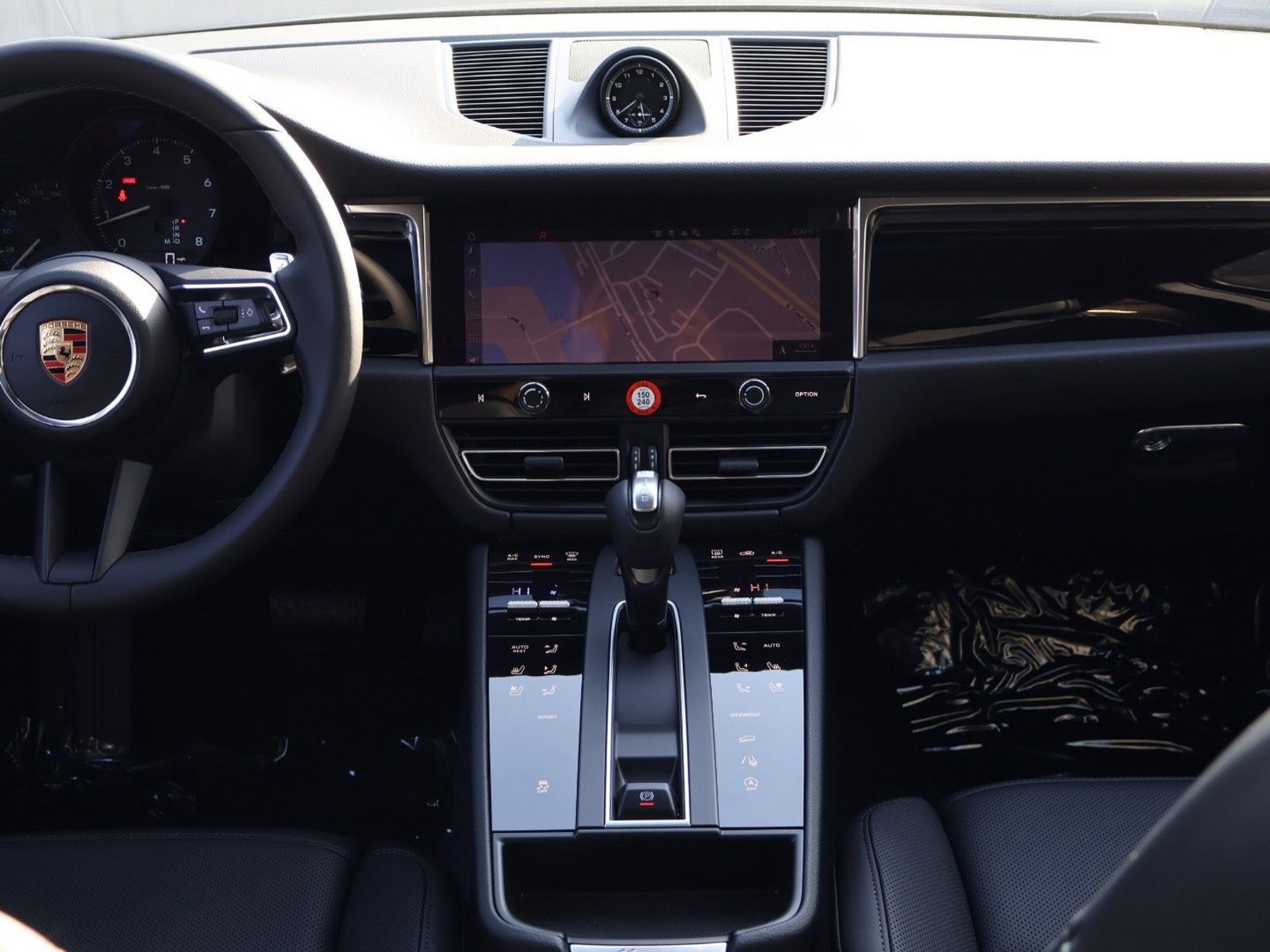 New 2026 Porsche Macan AWD/4WD image 18