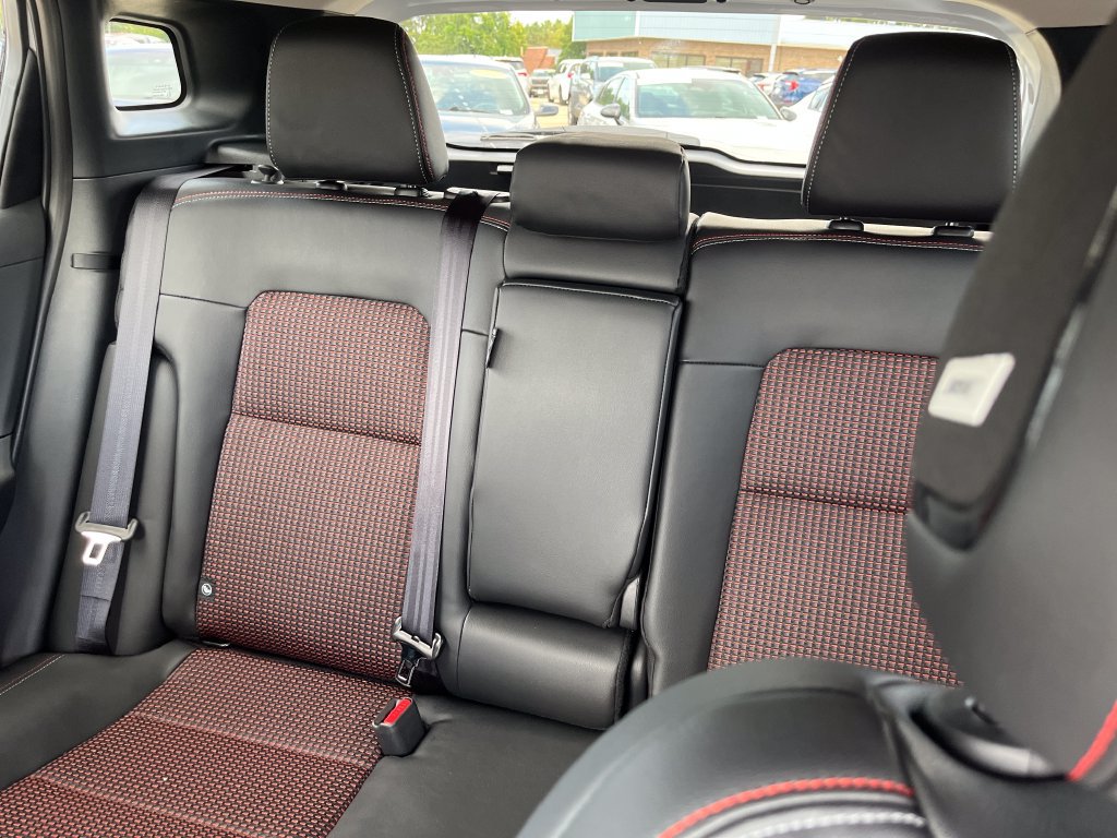 New 2027 Nissan Kicks SR AWD/4WD image 13
