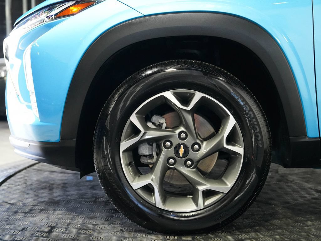 Used 2025 Chevrolet Trax LT w/ Driver Confidence Package FWD image 9