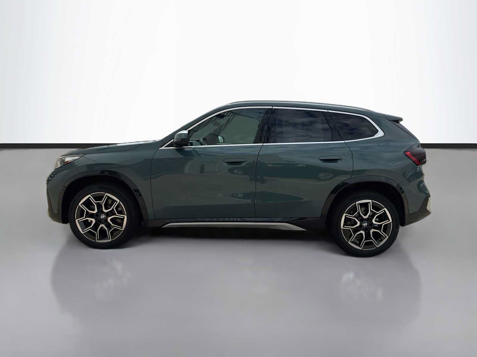New 2027 BMW X1 xDrive28i AWD/4WD image 5