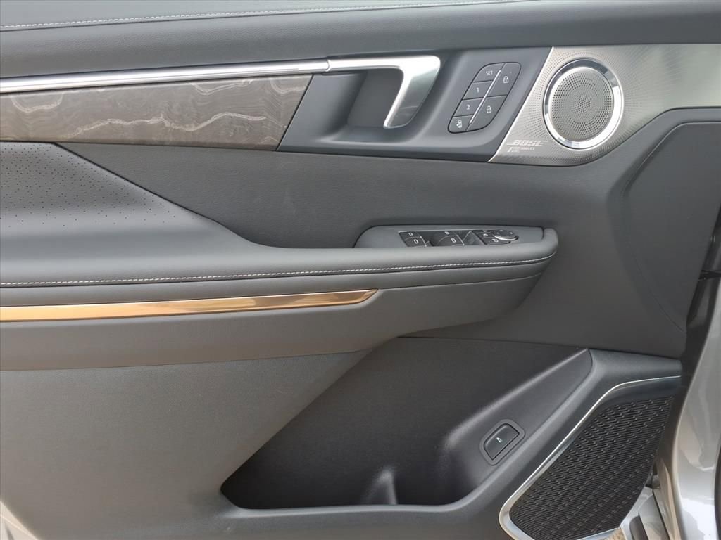 New 2026 Buick Enclave Avenir w/ Super Cruise Package image 12