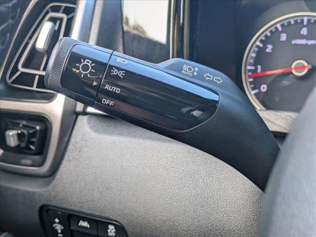Used 2022 Kia Sorento S w/ Panoramic Sunroof Package AWD/4WD image 11
