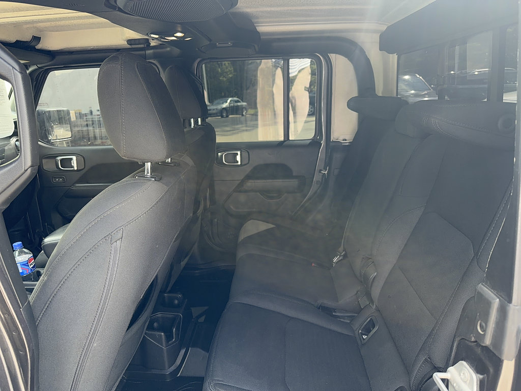 Used 2021 Jeep Gladiator Overland w/ Cold Weather Group AWD/4WD image 6