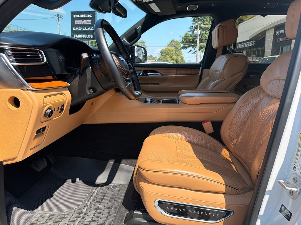 Used 2023 Jeep Grand Wagoneer L Series III AWD/4WD image 9