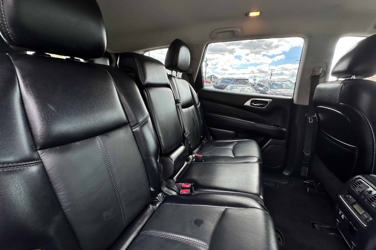 Used 2020 Nissan Pathfinder SL image 24