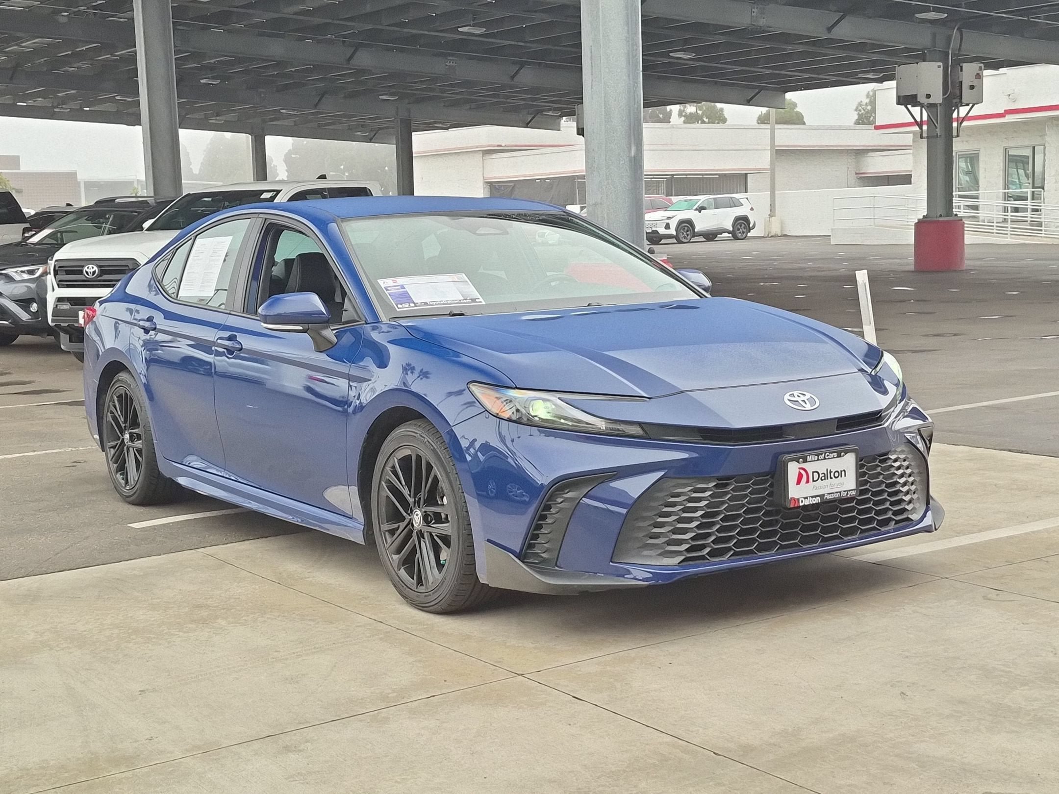 Used 2025 Toyota Camry SE FWD image 2
