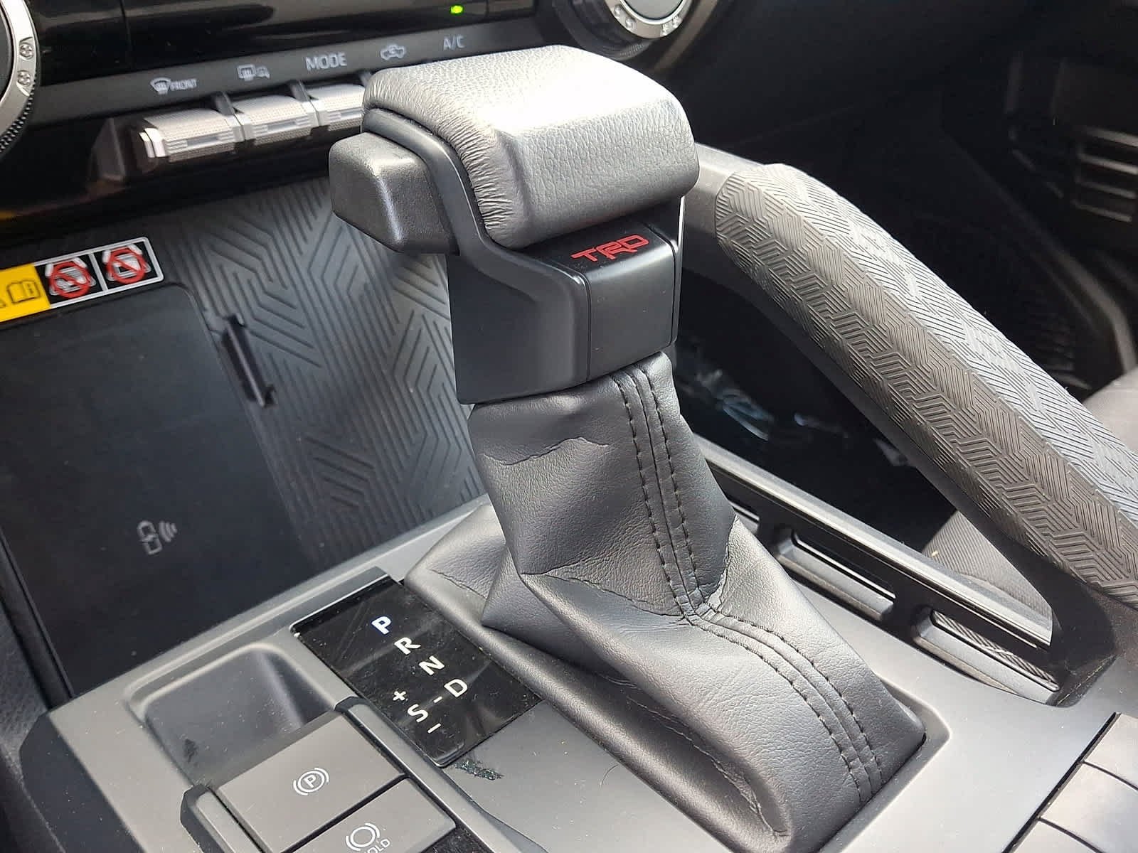 Certified 2024 Toyota Tacoma TRD Off-Road w/ TRD Off Road Upgrade Package AWD/4WD image 16