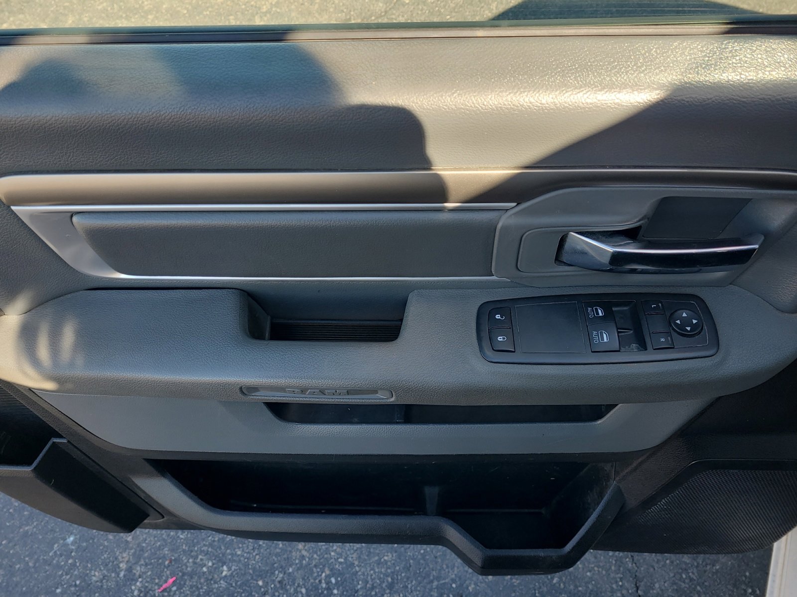 Used 2018 RAM 2500 Tradesman w/ Chrome Appearance Group image 14