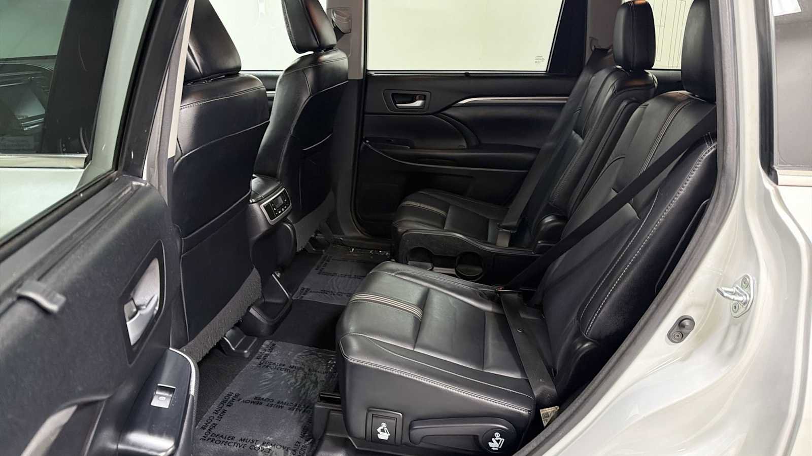 Certified 2017 Toyota Highlander SE AWD/4WD image 25