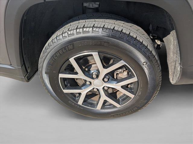 Used 2024 Jeep Grand Cherokee L Limited w/ Luxury Tech Group II image 22