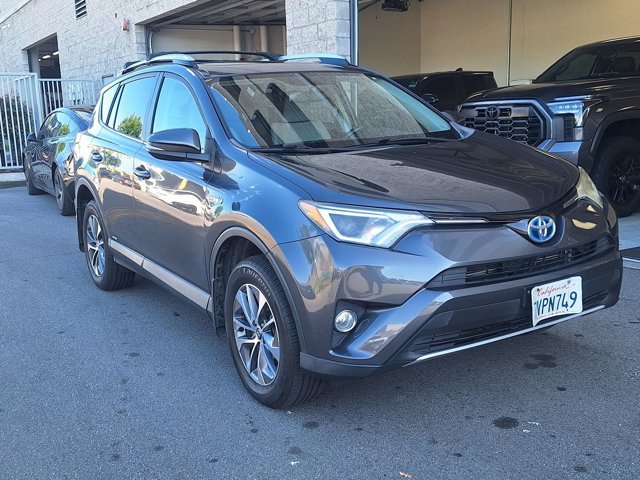 Used 2016 Toyota RAV4 XLE image 3