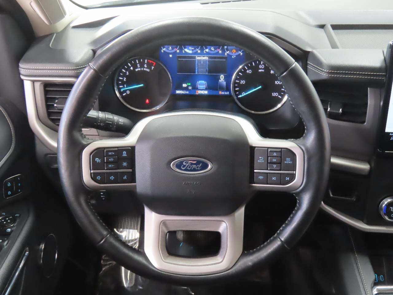 Used 2022 Ford Expedition XLT image 10
