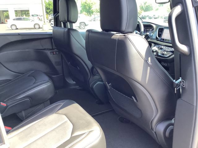 Used 2025 Chrysler Voyager LX FWD image 33
