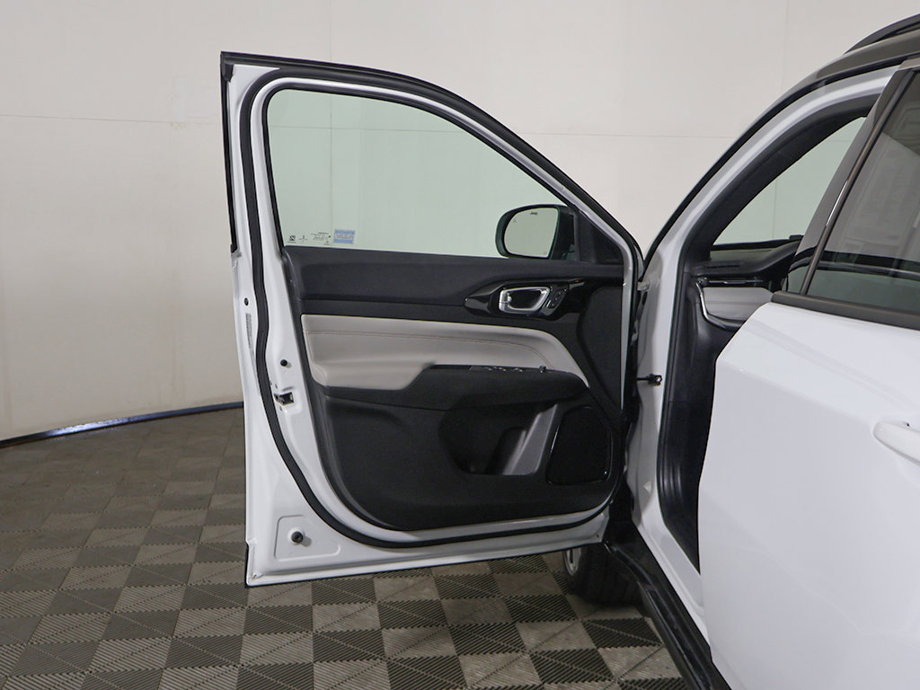 Used 2023 Jeep Compass Limited w/ Elite Group AWD/4WD image 20